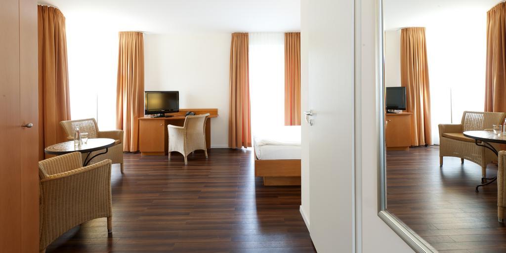 Hotel Ambiente ดอร์ทมุนด์ ภายนอก รูปภาพ